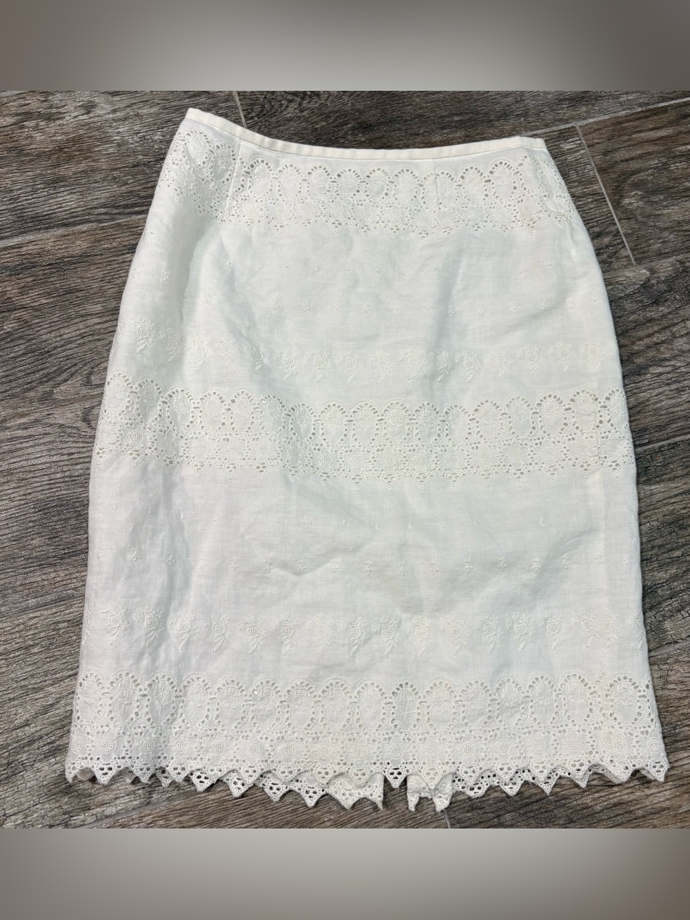 Lafayette 148 White 100% Linen Eyelet Laser Cut Pencil Skirt Sz 2P Scallop Hem